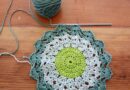 Crochet flower potstand