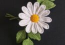 Crochet chamomile flower